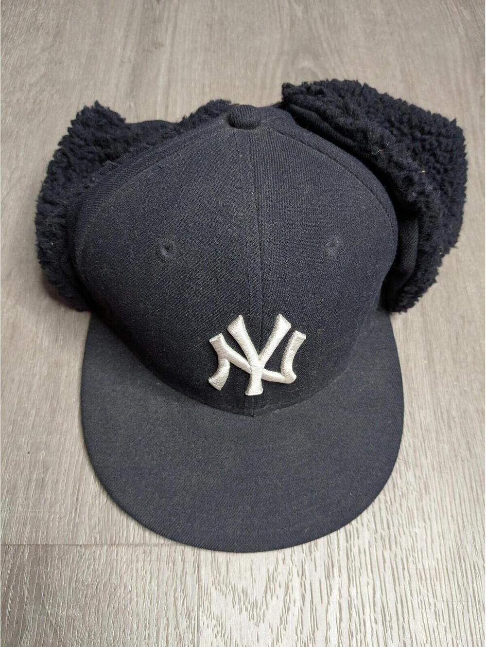 New York Yankees Hat Cap Fitted Mens 7 3/8 Blue MLB Sherpa 59FIFTY New Era